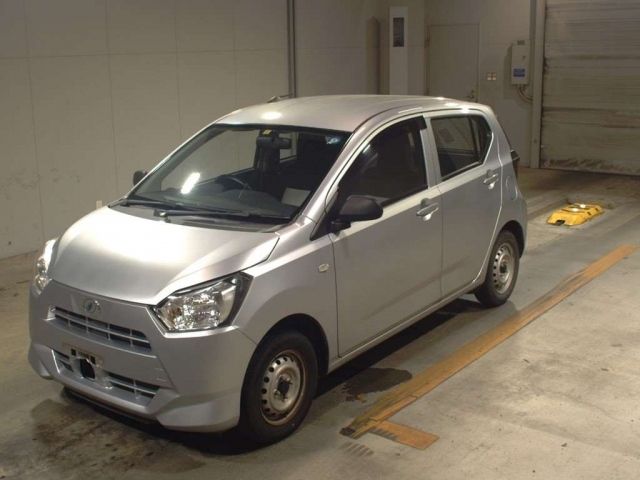 3776 DAIHATSU MIRA E S LA350S 2018 г. (TAA Kyushu)